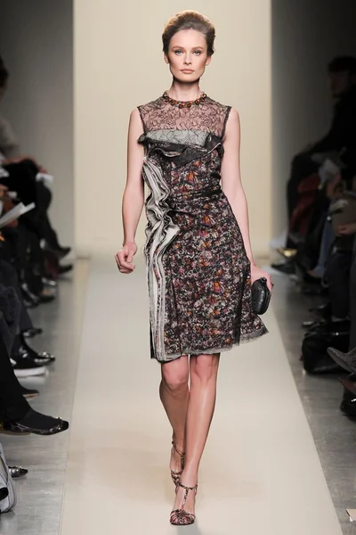 Look 28